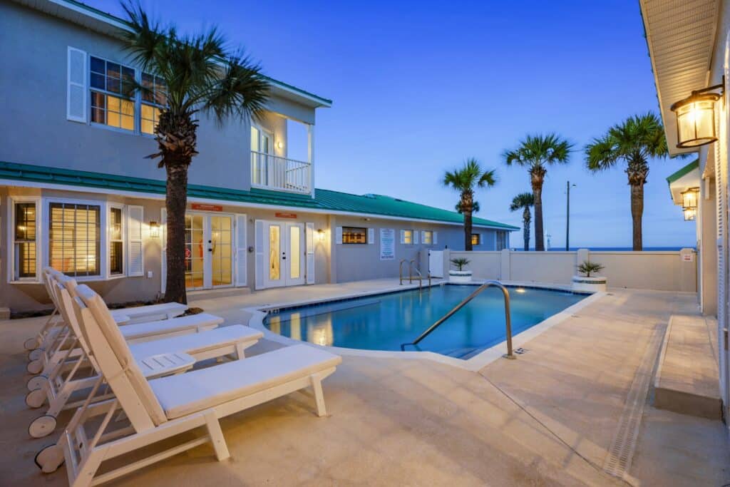 The pool and courtyard at Island Cottage Inn, one of the most romantic hotels in Florida.